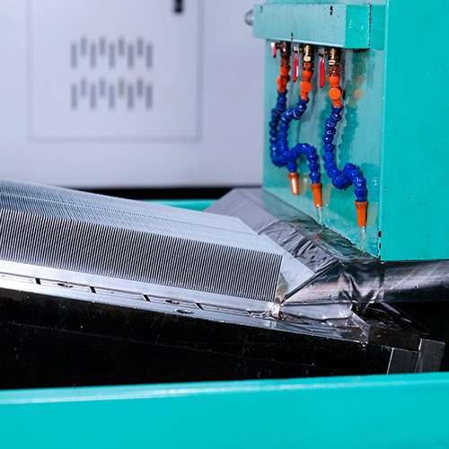 Skiving fin producing